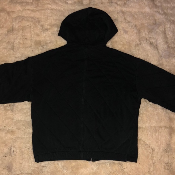 Forever21 quilted boxy zip-up hoodie jacket in washed black - Picture 6 of 13